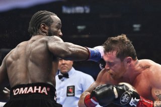 Terence Crawford (à gauche) a détrôné Canelo Alvarez samedi à Las Vegas KEYSTONE/AP/David Becker